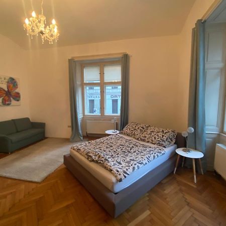 Charming Loft In Margareten District Of Виена Екстериор снимка