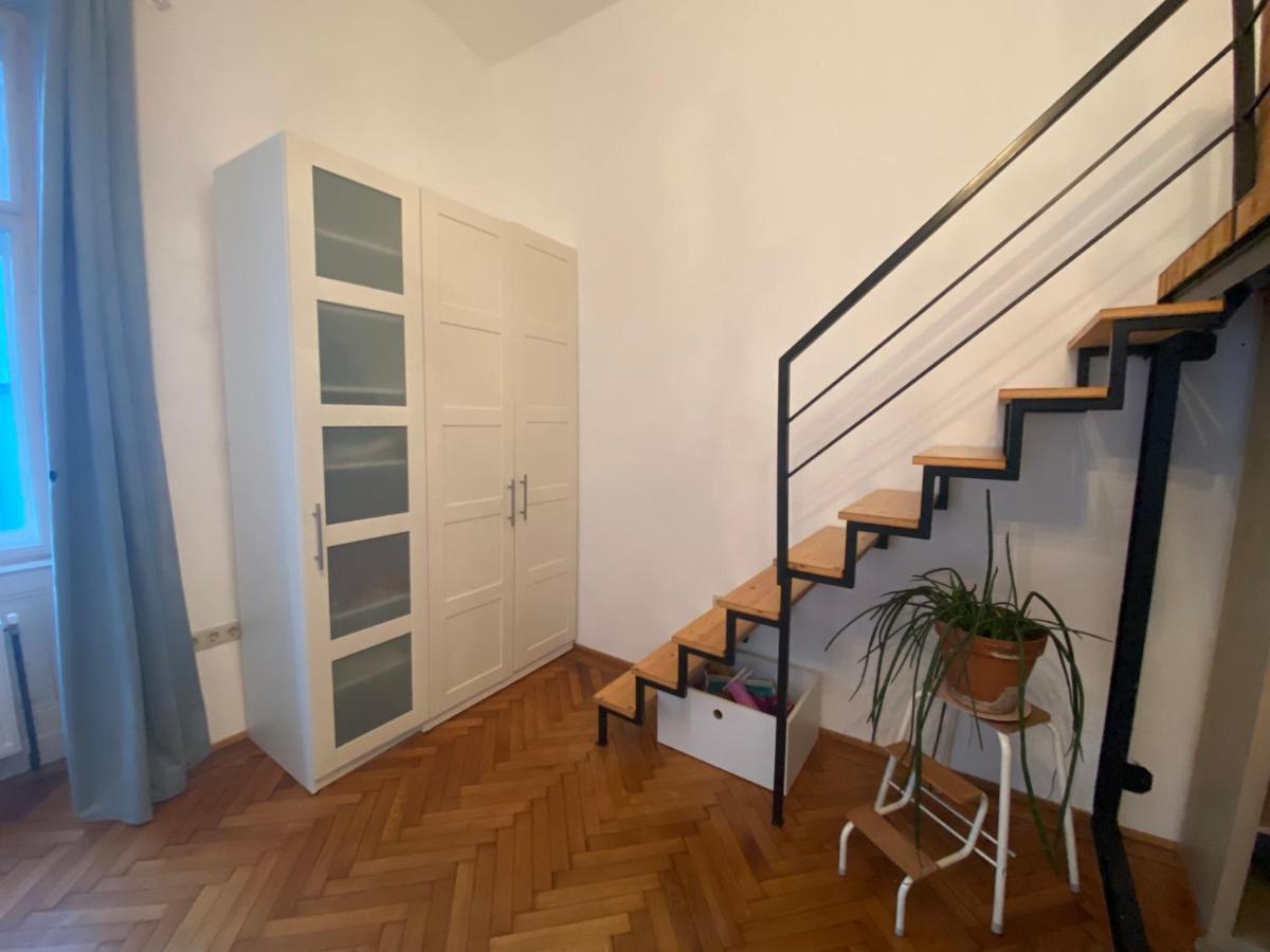 Charming Loft In Margareten District Of Виена Екстериор снимка